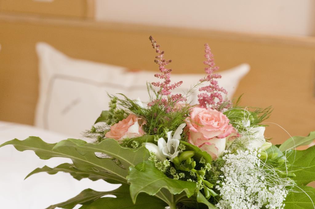 Hotel Ebner Bad Konigshofen Bagian luar foto