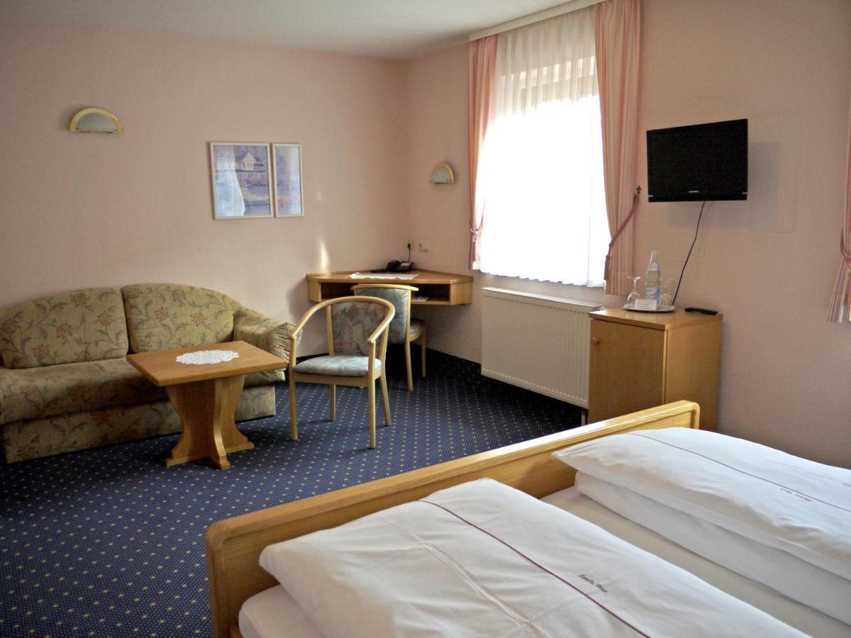 Hotel Ebner Bad Konigshofen Bagian luar foto