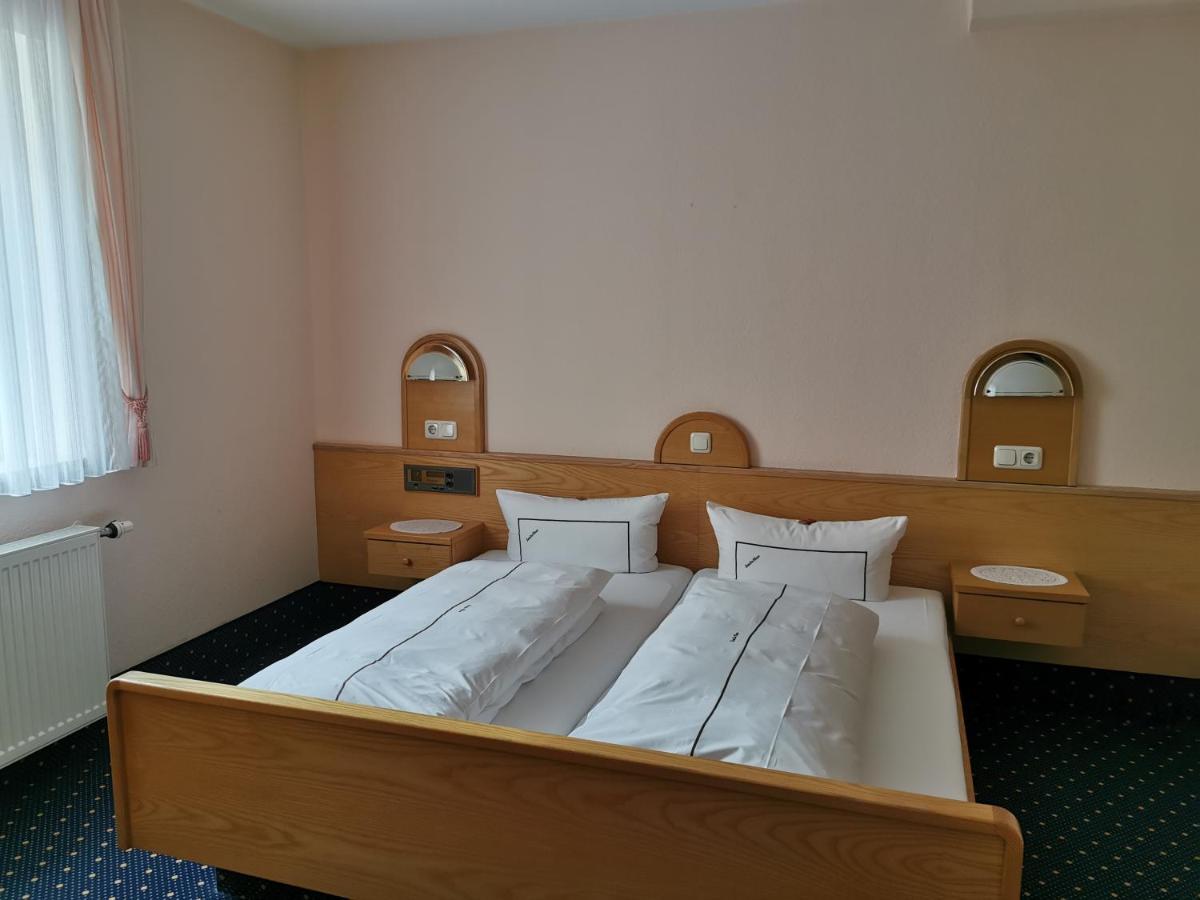 Hotel Ebner Bad Konigshofen Bagian luar foto